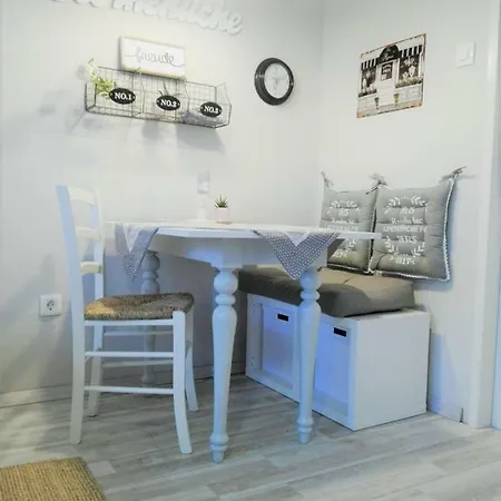 Sandra's Studio Apartment Klagenfurt am Woerthersee